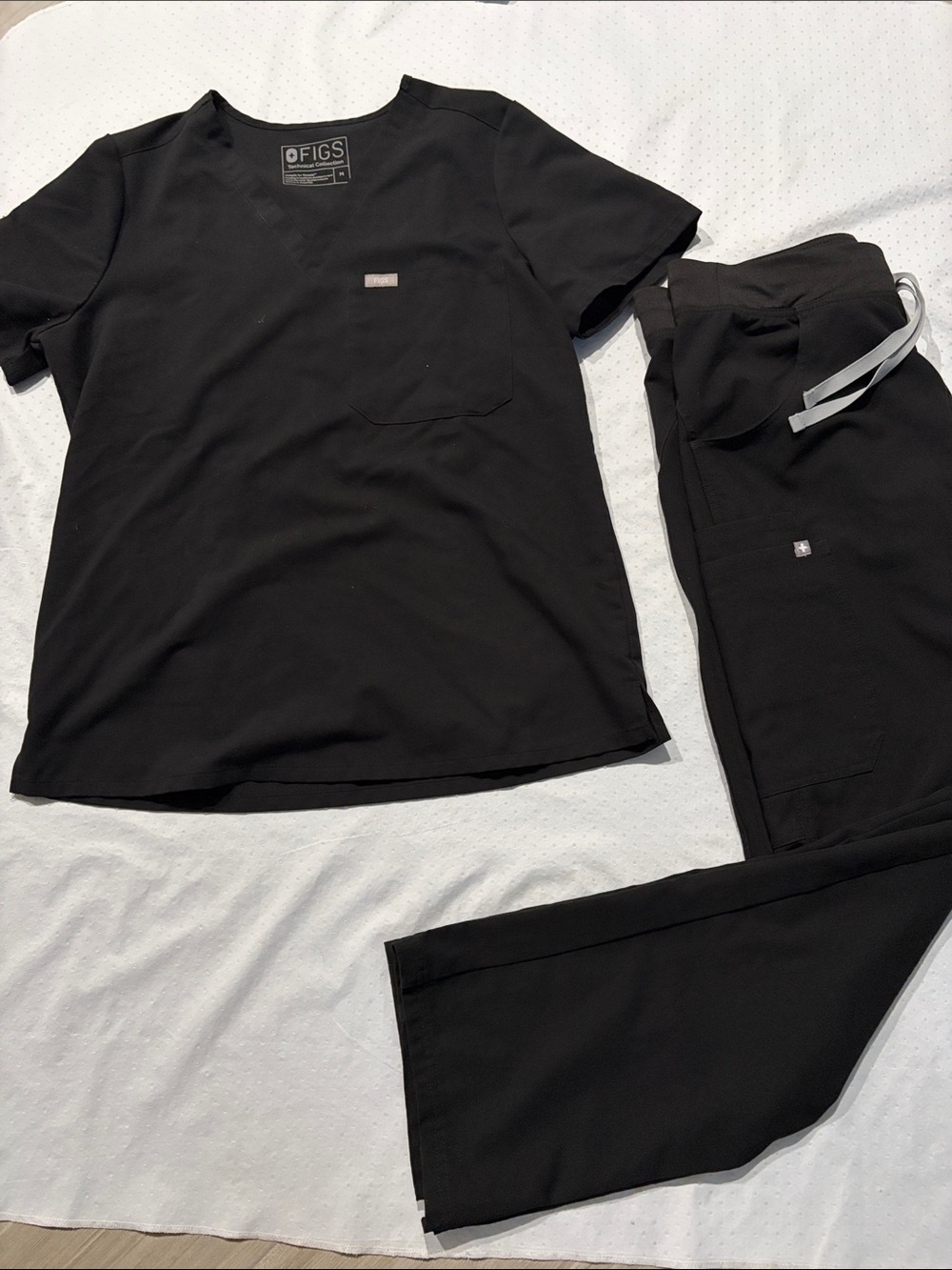 Figs Women Black Short Sleeve Scrub Set
